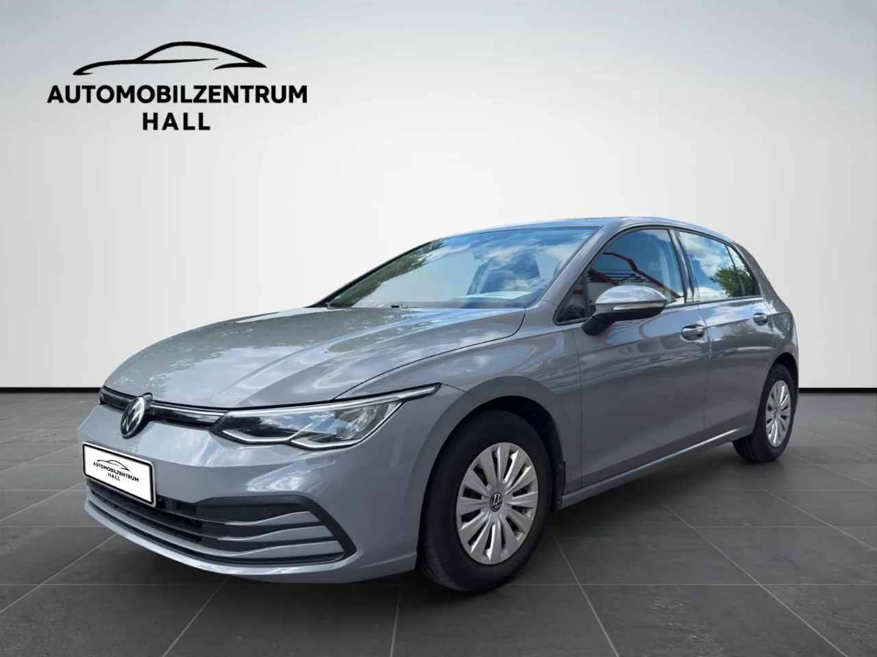 Grauer Volkswagen Golf aus dem mobile.de-Händlerprofil von Automobilzentrum Hall